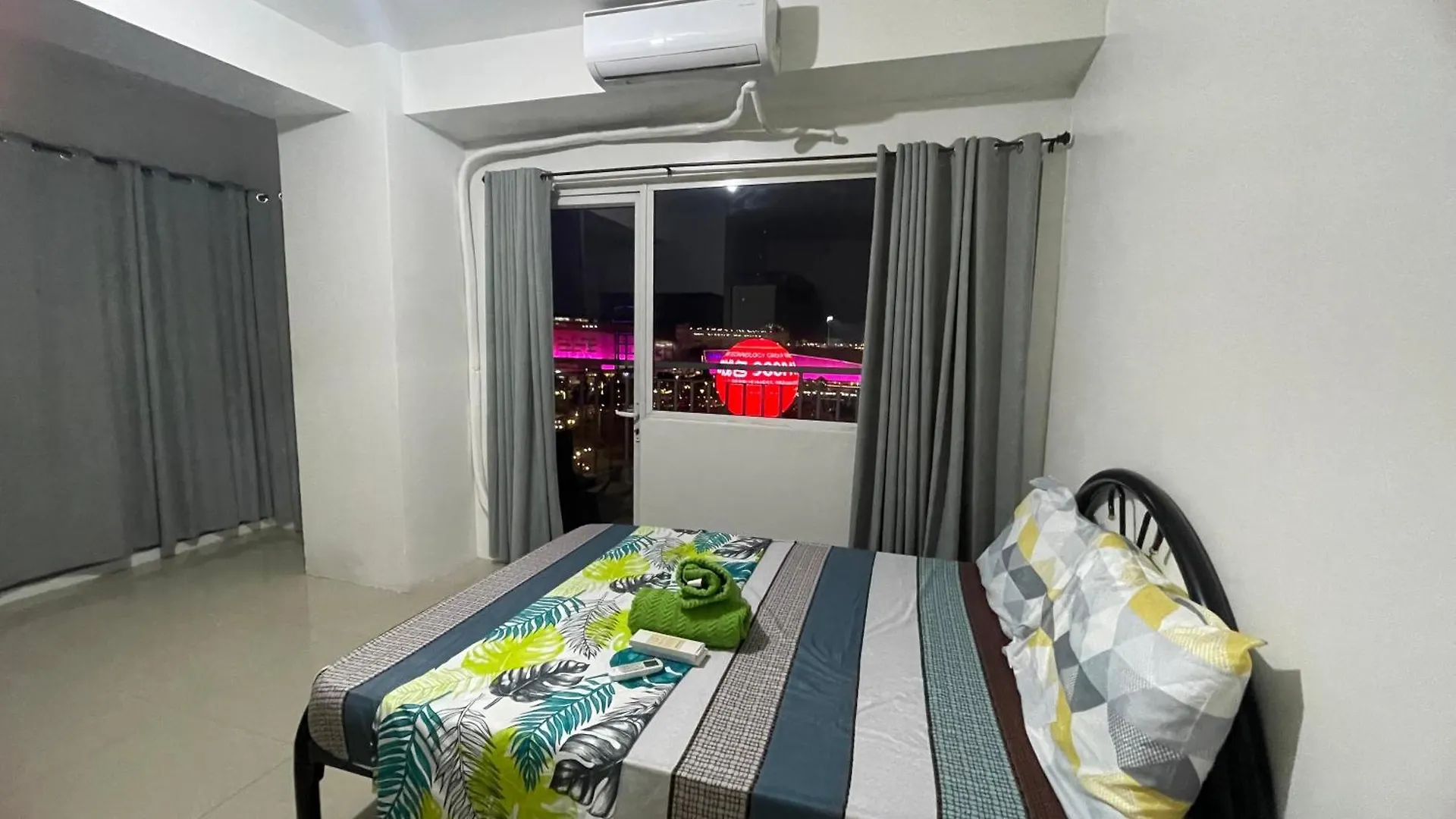 Moa View With Big Balcony 1058 Apartment Manila